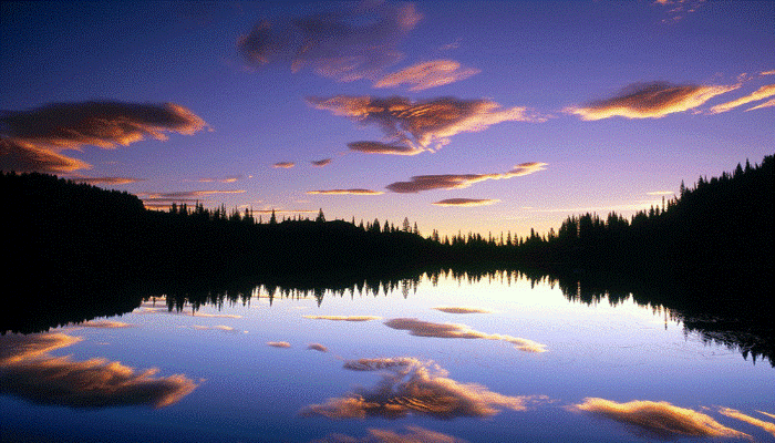 عکس انعکاس نور در آب